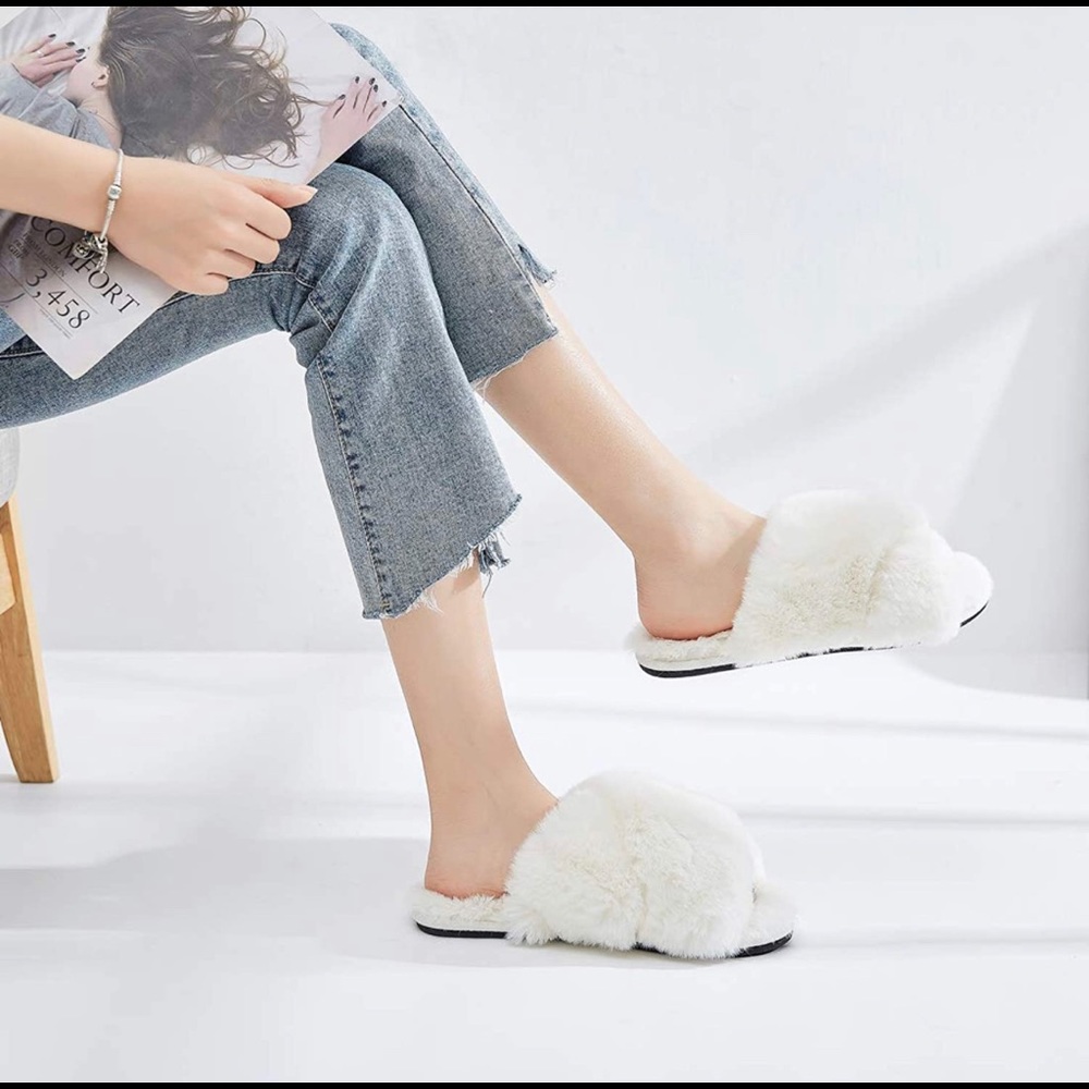 New Soft Furry Criss Cross Slippers S - Picture 3 of 10